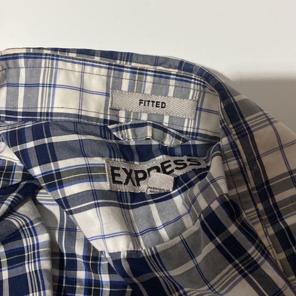 Button up - Picture 2 of 3